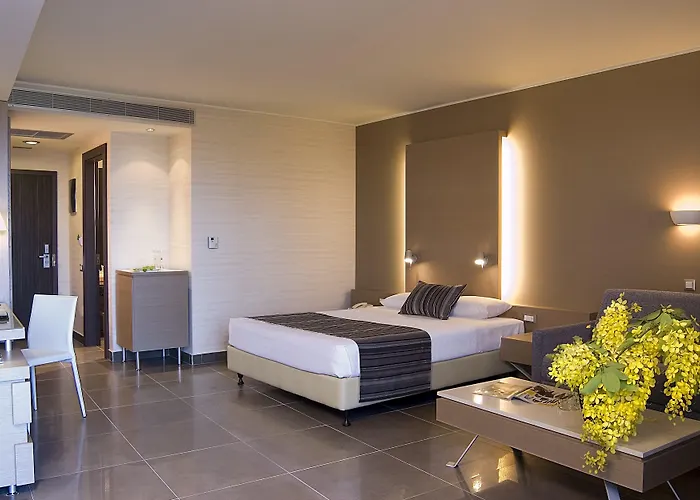 Olympic Palace מלון