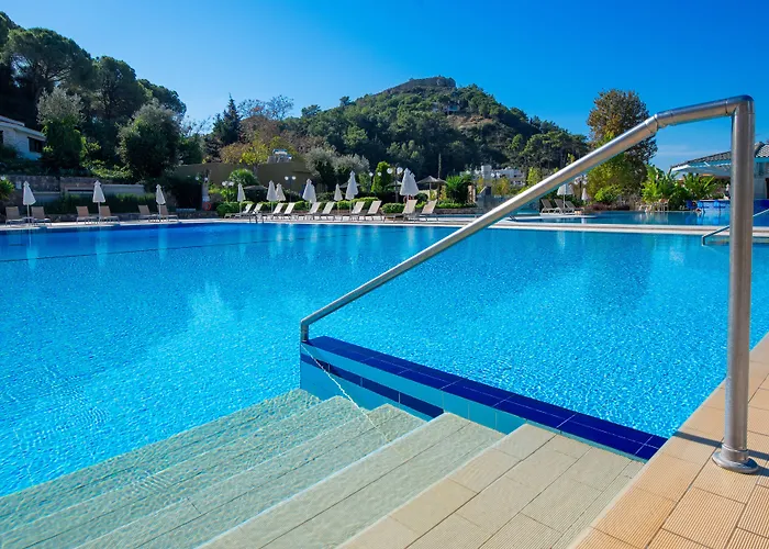 Olympic Palace מלון 5*