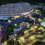 Olympic Palace 5* איקסיה