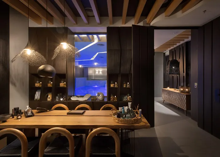 Отель Olympic Palace